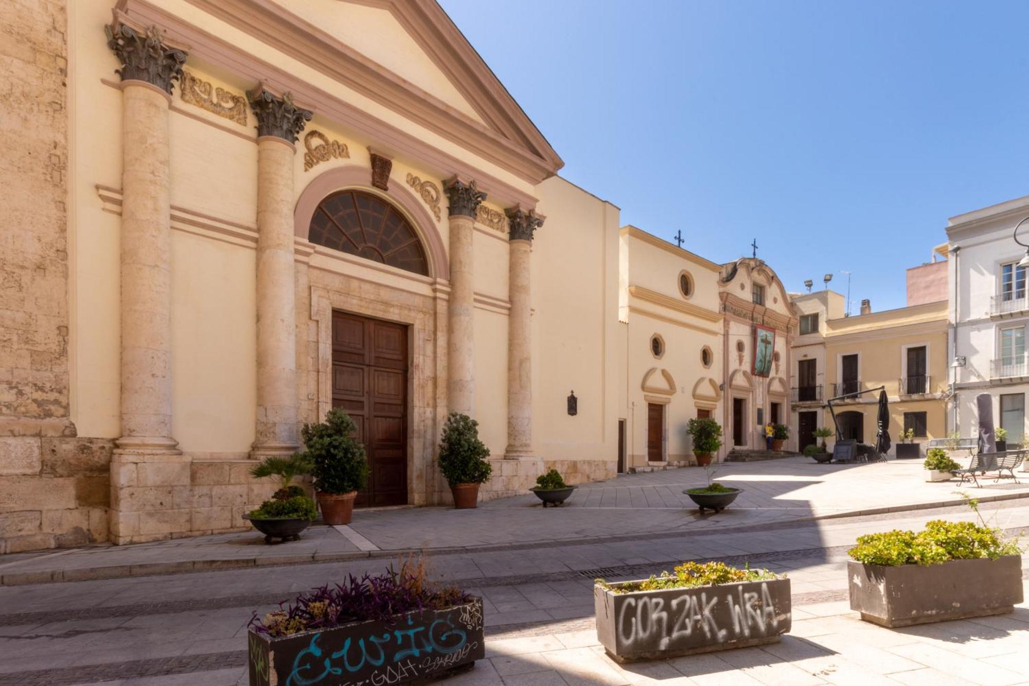 Villanova Apartment Cagliari Buitenkant foto